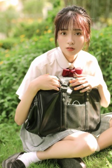 色愁久久久人愁久下一句押韵吗